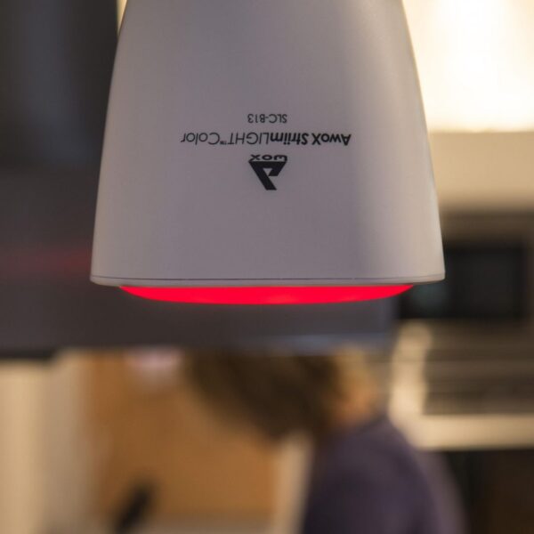 Lâmpada LED E27 com cores e coluna Bluetooth integrada - Image 2